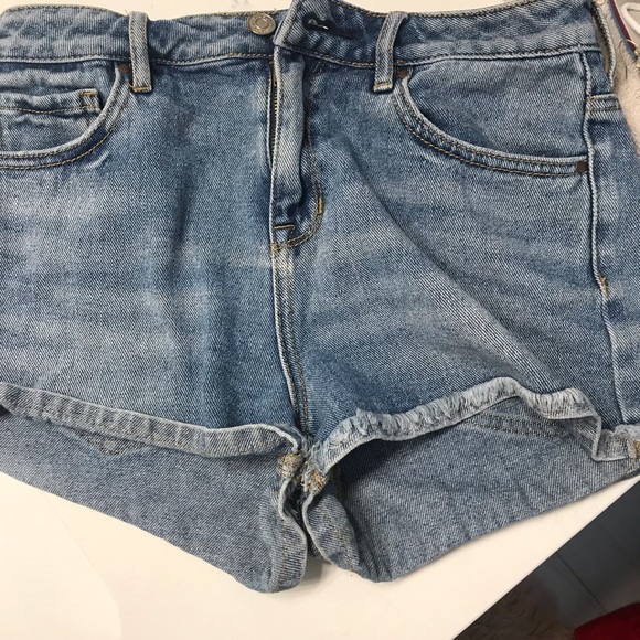 Denim shorts - Picture 3 of 4
